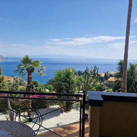 Bella Vista In Center With Pool By Holidays *