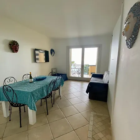 Bella Vista In Center With Pool By Holidays *